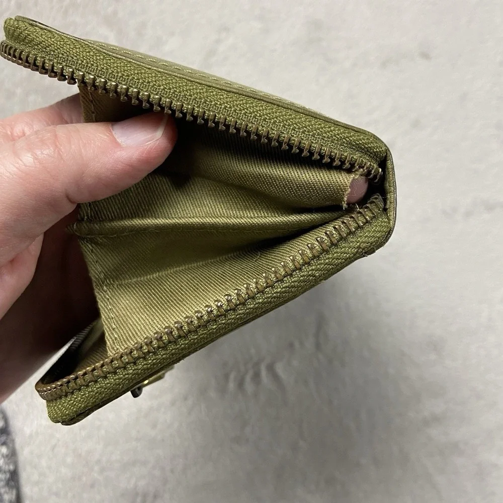 FOSSIL Avocado Green Pebble Leather Zip Around Wallet Card Holder Quiet Luxury